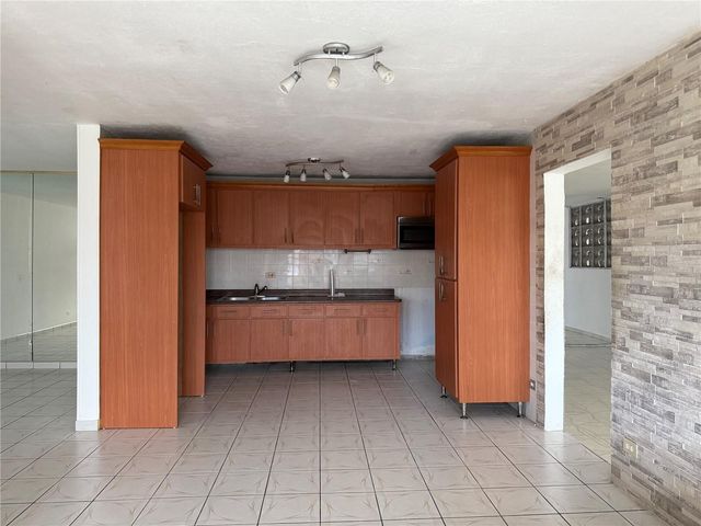 Inocencio Cruz 3RA EXTENCIÓN VILLA CAROLINA 132-42C, Carolina, PR 00985