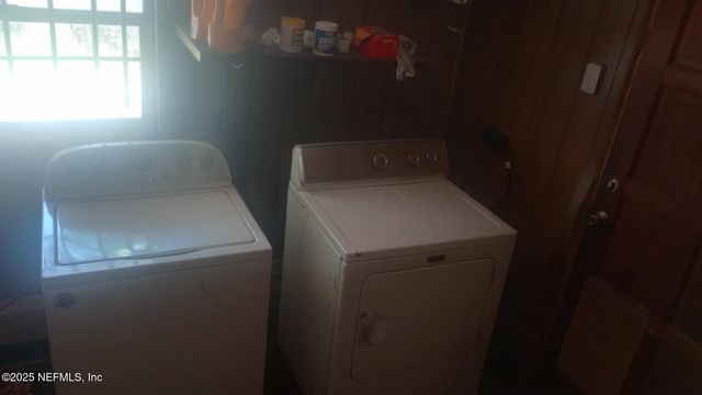 565 STARRATT Road, Jacksonville, FL 32218