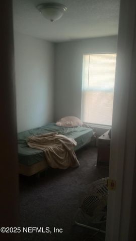 565 STARRATT Road, Jacksonville, FL 32218