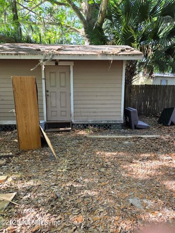 565 STARRATT Road, Jacksonville, FL 32218