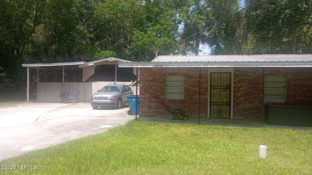565 STARRATT Road, Jacksonville, FL 32218
