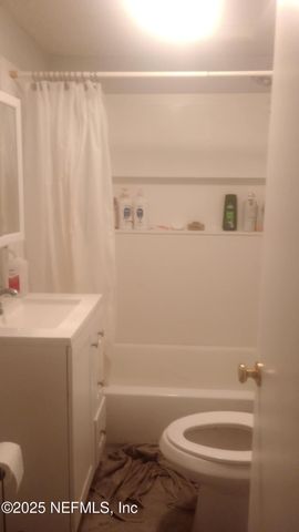 565 STARRATT Road, Jacksonville, FL 32218