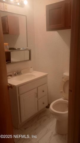 565 STARRATT Road, Jacksonville, FL 32218
