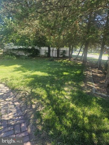 325 7TH AVE, Glassboro, NJ 08028