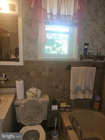 325 7TH AVE, Glassboro, NJ 08028