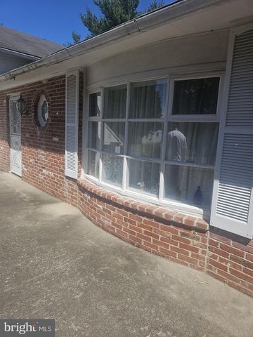 325 7TH AVE, Glassboro, NJ 08028