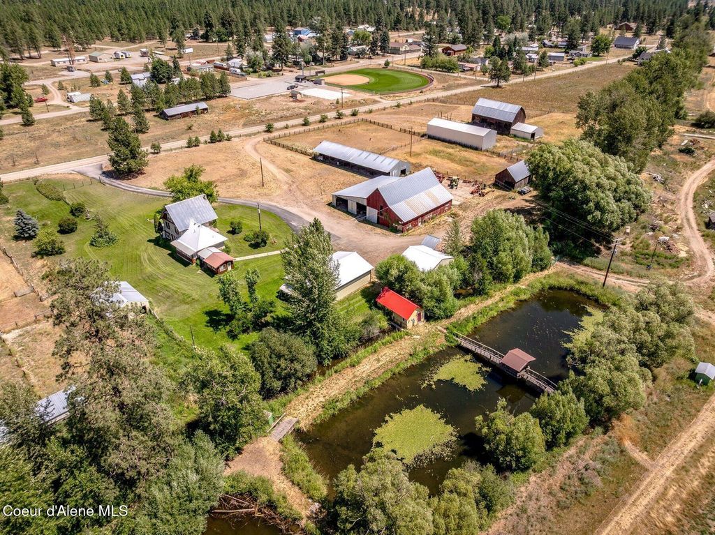 210 Rusho Ln, Blanchard, ID 83804