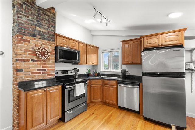 8 Allston 3, Boston, MA 02129
