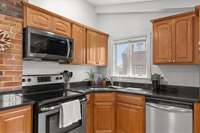 8 Allston 3, Boston, MA 02129