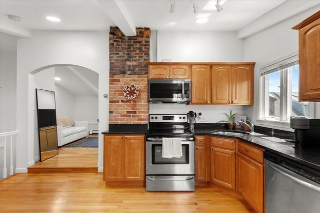 8 Allston 3, Boston, MA 02129