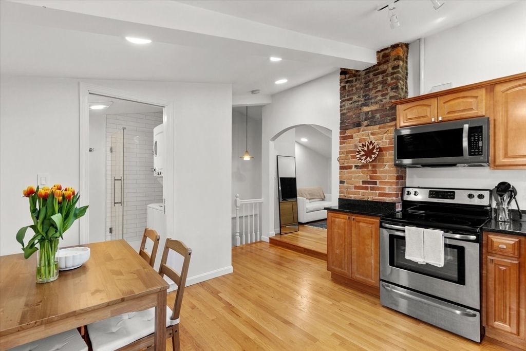 8 Allston 3, Boston, MA 02129