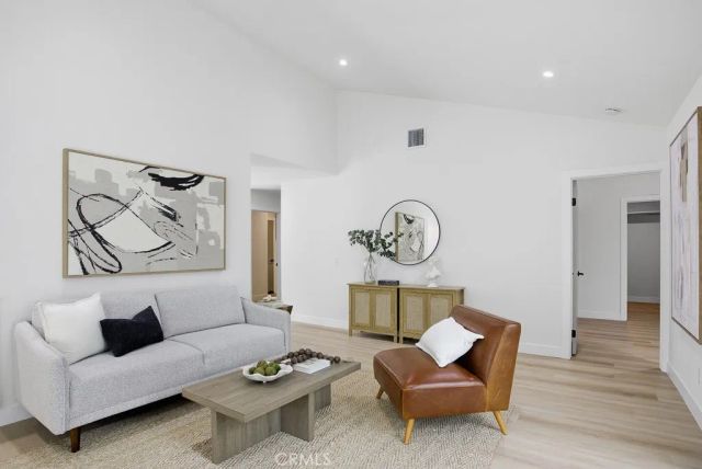 1069 Belleza Street, Camarillo, CA 93012