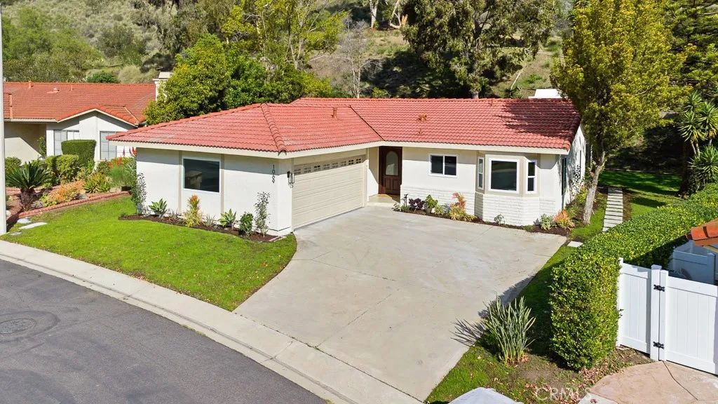 1069 Belleza Street, Camarillo, CA 93012