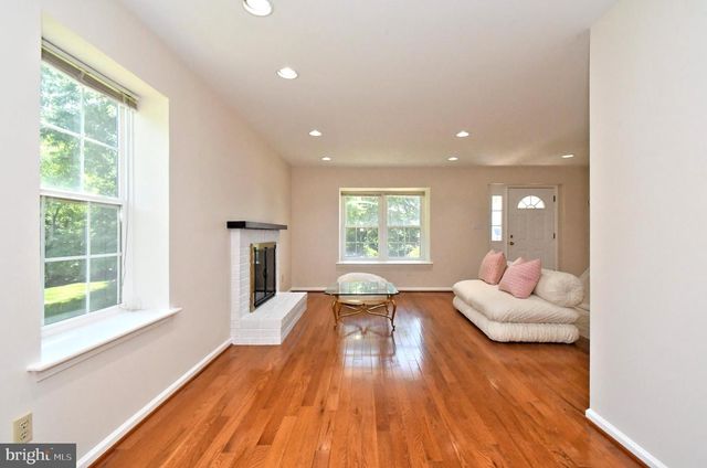 2489 HILLENDALE DR, West Norriton, PA 19403