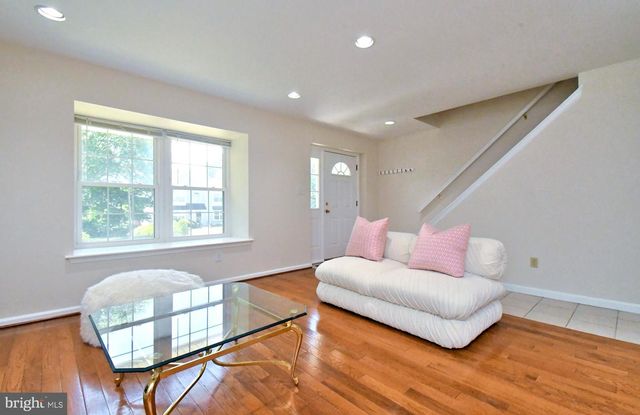 2489 HILLENDALE DR, West Norriton, PA 19403