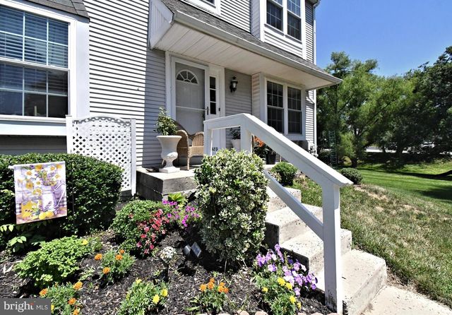 2489 HILLENDALE DR, West Norriton, PA 19403