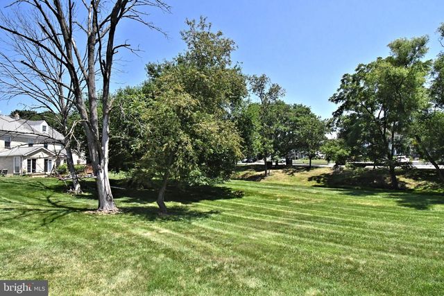 2489 HILLENDALE DR, West Norriton, PA 19403