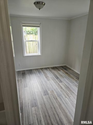 1223 N FRONT Street, Chillicothe, IL 61523