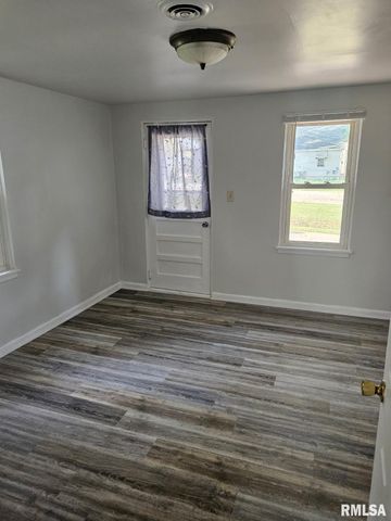 1223 N FRONT Street, Chillicothe, IL 61523