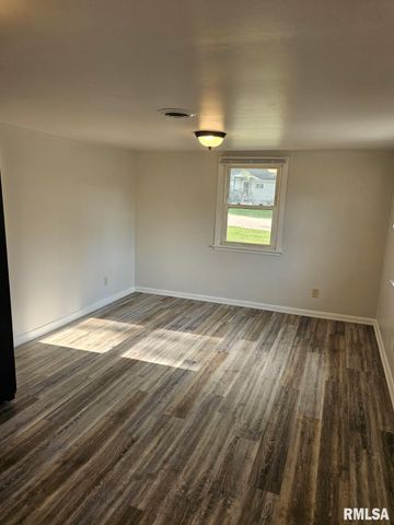 1223 N FRONT Street, Chillicothe, IL 61523