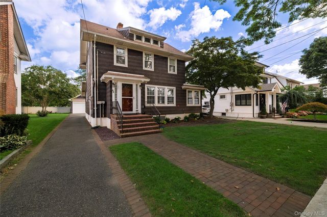 65 Lenox Avenue, Lynbrook, NY 11563