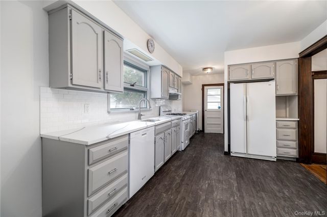 65 Lenox Avenue, Lynbrook, NY 11563