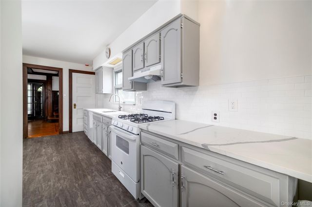 65 Lenox Avenue, Lynbrook, NY 11563