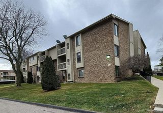 30515 W 14 Mile Road 30, Farmington Hills, MI 48334