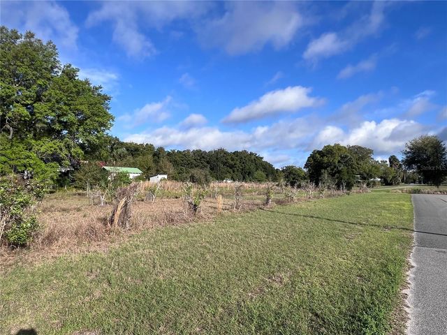 180 E 3RD AVENUE, Pierson, FL 32180