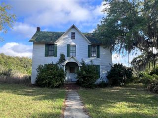 180 E 3RD AVENUE, Pierson, FL 32180