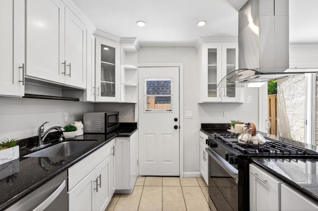 125 Connemara Way 53, Sunnyvale, CA 94087