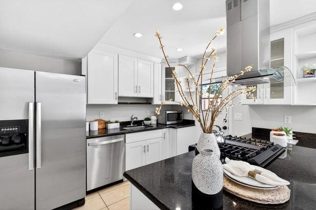 125 Connemara Way 53, Sunnyvale, CA 94087