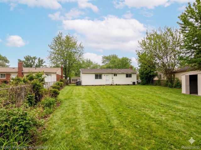 15587 Oakbrook Street, Romulus, MI 48174
