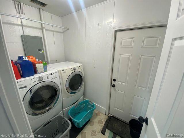 26501 Clancy Street, Roseville, MI 48066