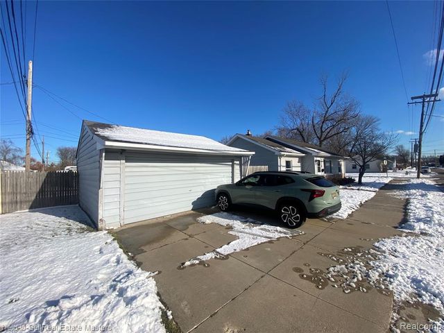 26501 Clancy Street, Roseville, MI 48066