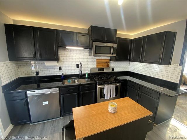 26501 Clancy Street, Roseville, MI 48066