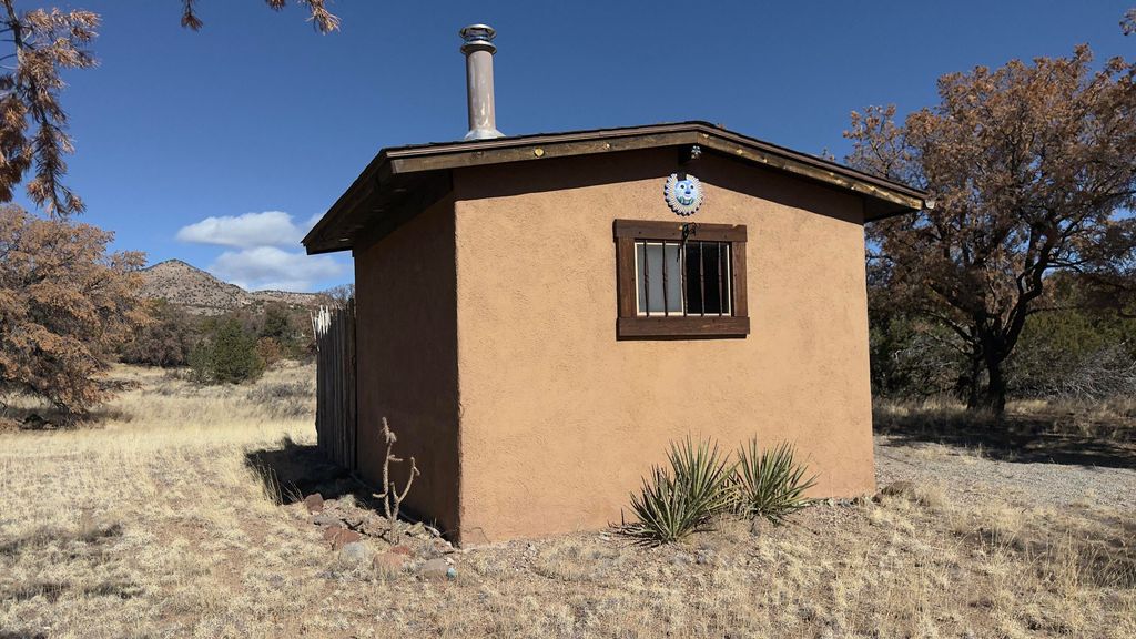 Image 19 of property listing at 21 Wildwood Loop, Datil, NM 87821