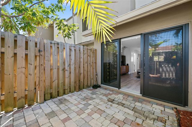 340 City View Drive, Fort Lauderdale, FL 33311