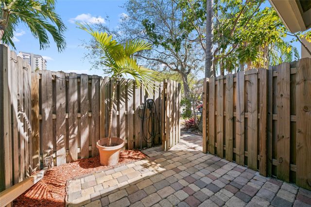 340 City View Drive, Fort Lauderdale, FL 33311