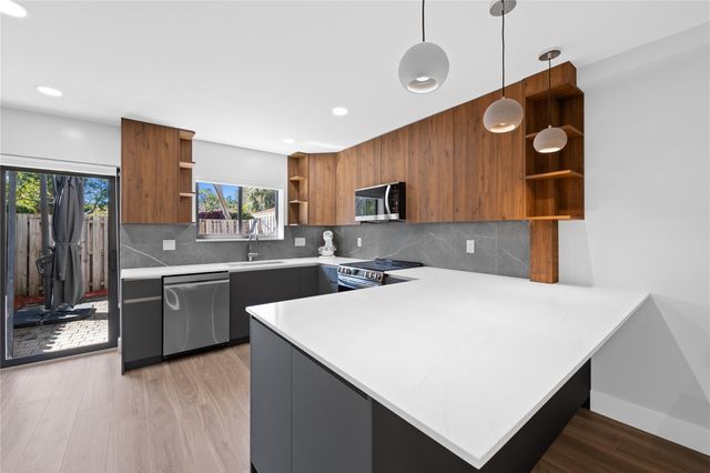 340 City View Drive, Fort Lauderdale, FL 33311