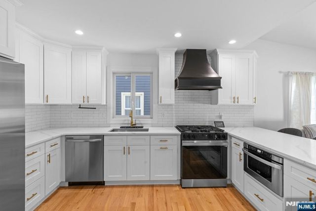 385 Copeland Avenue, Lyndhurst, NJ 07071