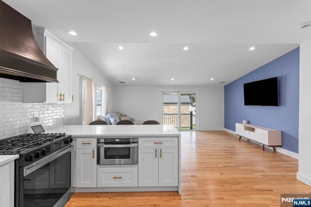 385 Copeland Avenue, Lyndhurst, NJ 07071