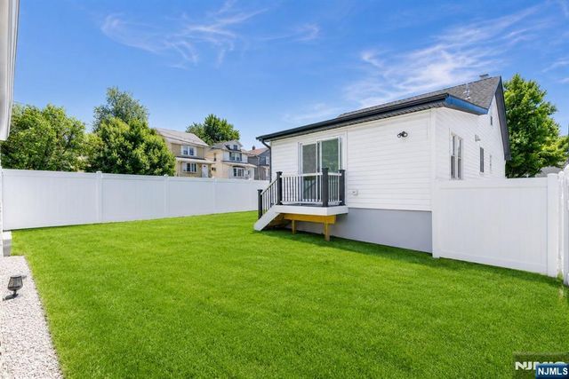 385 Copeland Avenue, Lyndhurst, NJ 07071