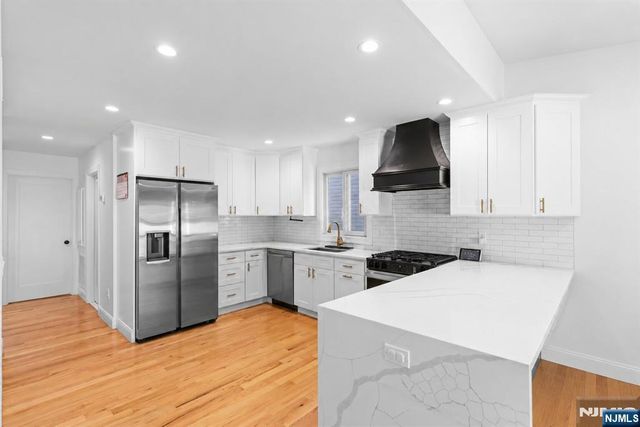 385 Copeland Avenue, Lyndhurst, NJ 07071