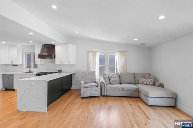 385 Copeland Avenue, Lyndhurst, NJ 07071