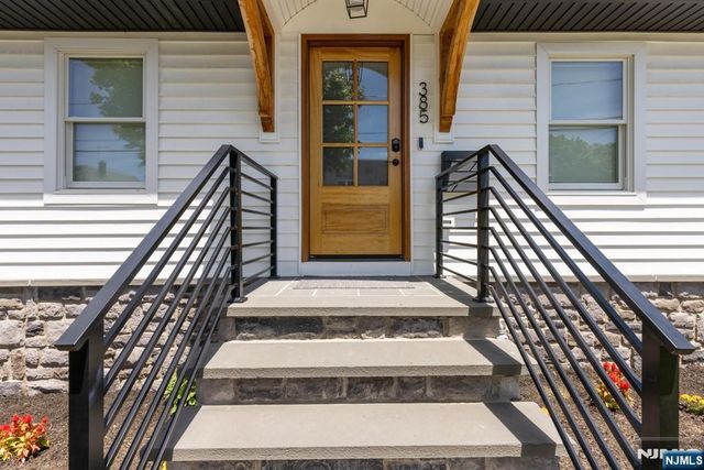385 Copeland Avenue, Lyndhurst, NJ 07071