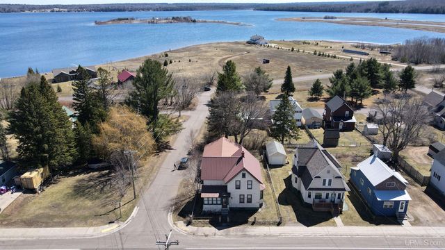 51944 Tamarack Street, Hubbell, MI 49934