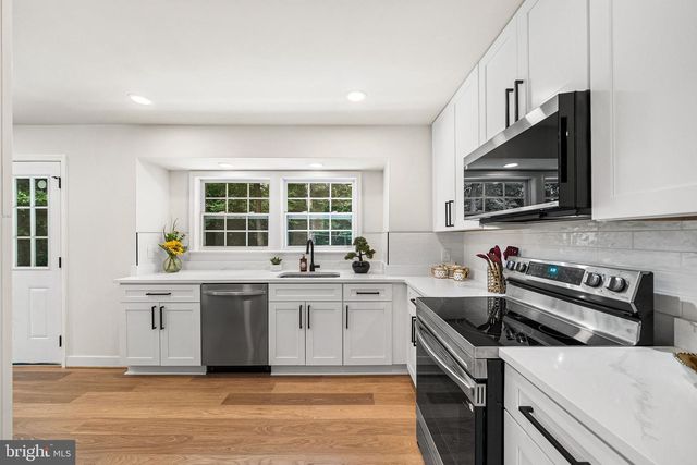2308 WILLIAM AND MARY DR, Alexandria, VA 22308