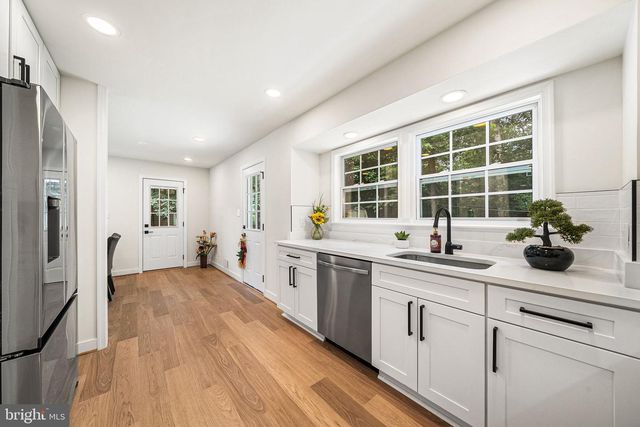 2308 WILLIAM AND MARY DR, Alexandria, VA 22308