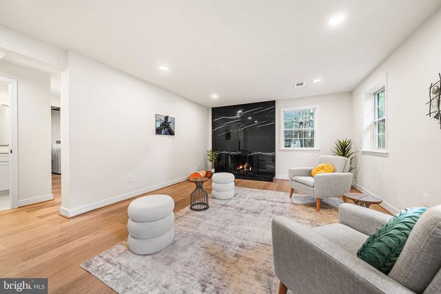 2308 WILLIAM AND MARY DR, Alexandria, VA 22308